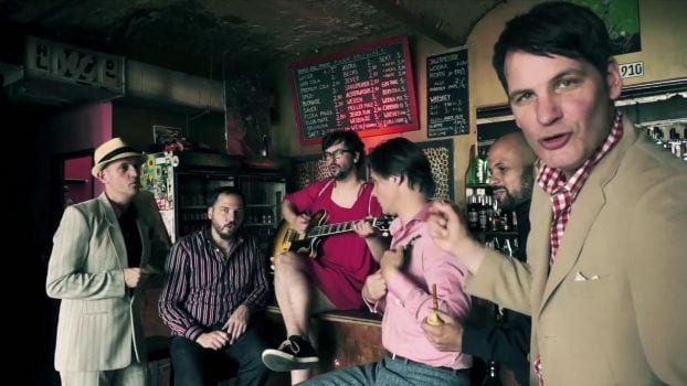 Gentlemen im Hafenklang