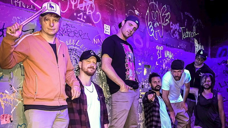 Mehr als nur: Victory Kid supporten Kaizers Orchestra